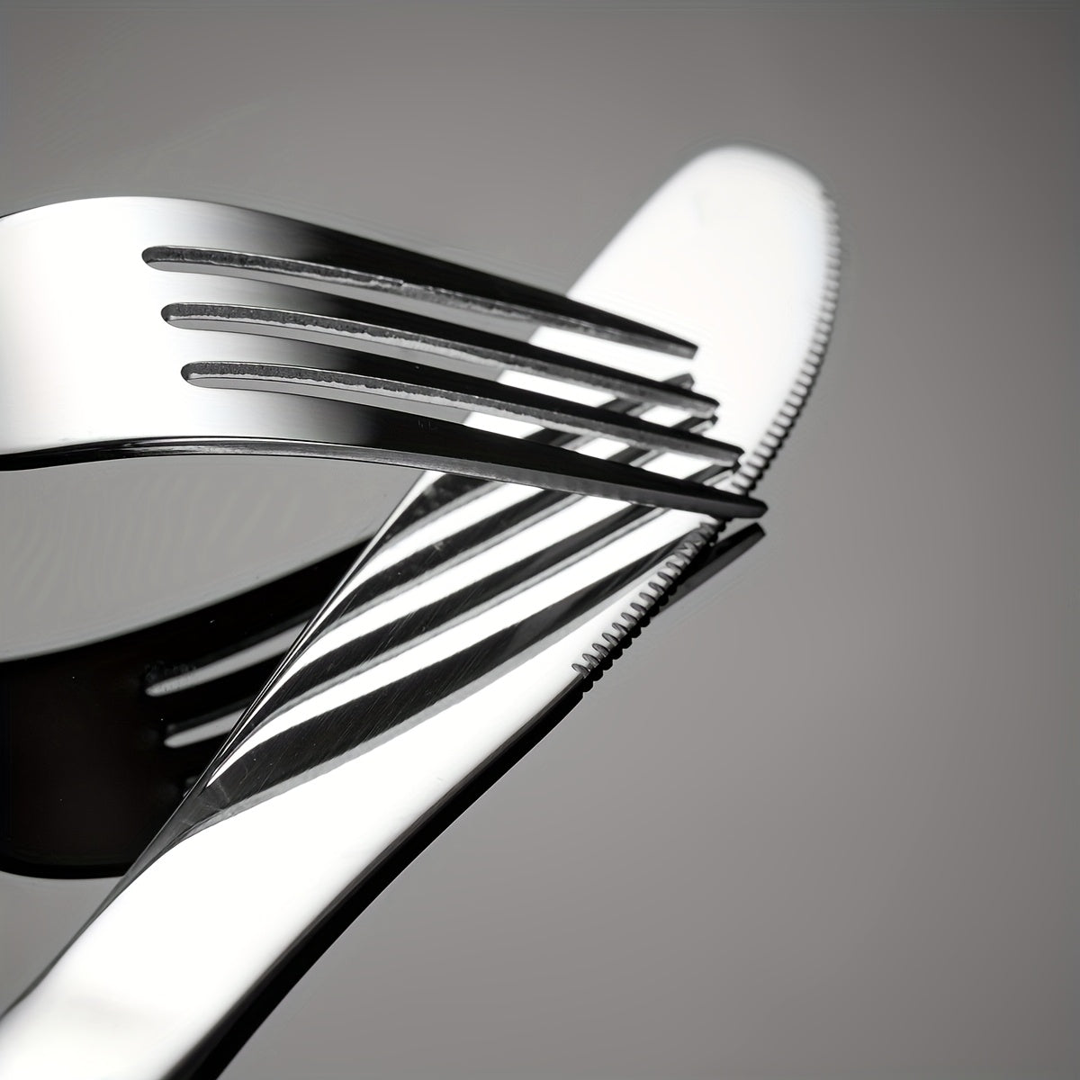 Customize your text with a 3/4pcs 304 Silvery stainless steel knives, forks, spoons, and portable cutlery boxes. The silverware set is easy to store, not damaged, and suitable for going out, picnicking, camping, outdoor activities, and school season